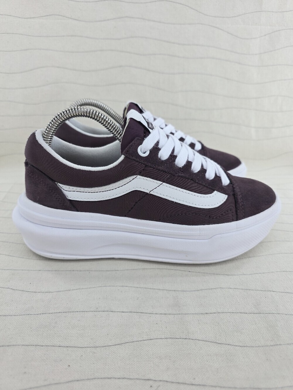 Vans Womens Old Skool Overt Sneakers Extra Cushion Burgundy Shoes Size 6.5